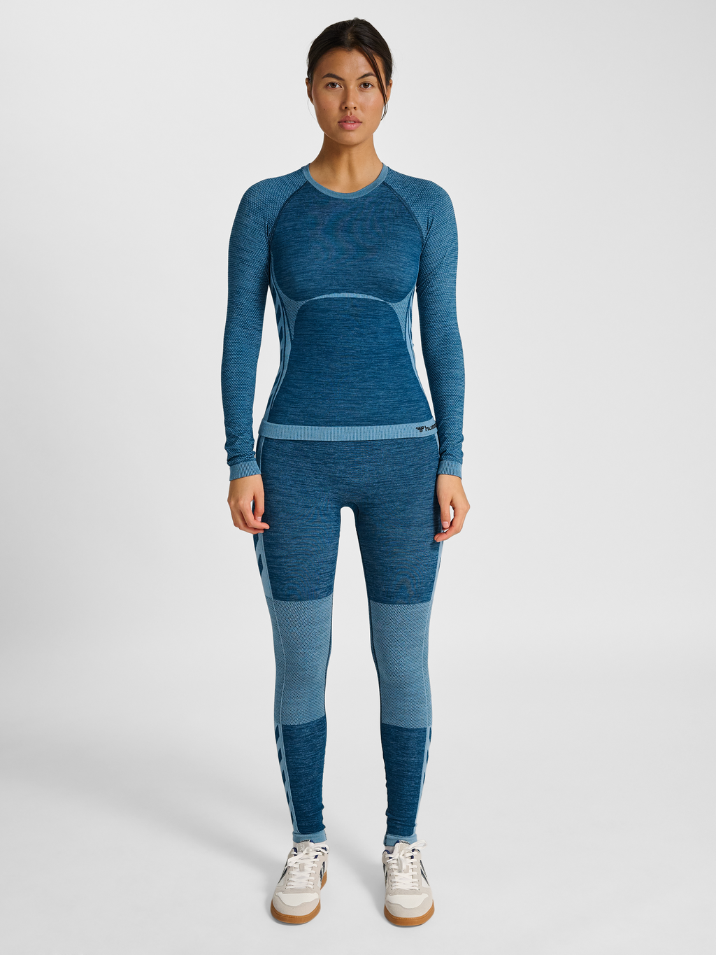 hmlCLEA SEAMLESS TIGHT T-SHIRT L/S