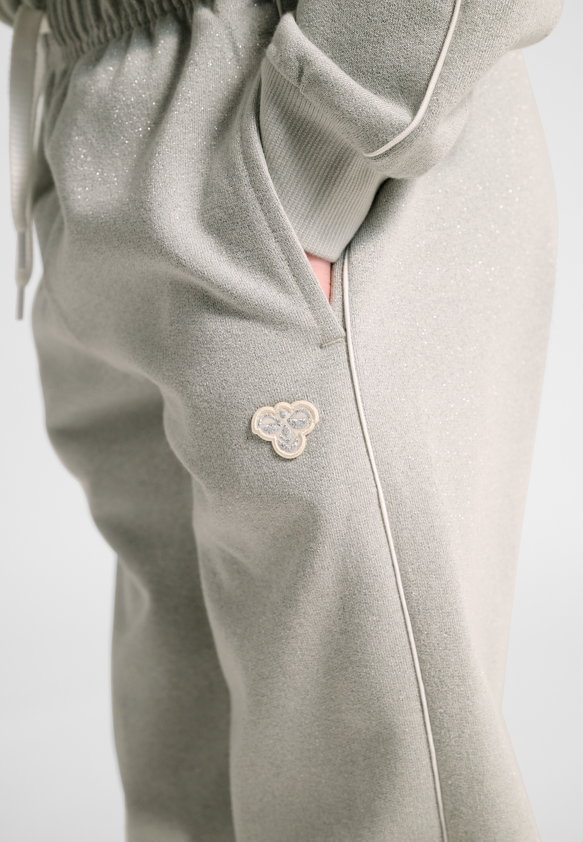 hmlJR LOOSE GLITTER SWEATPANT