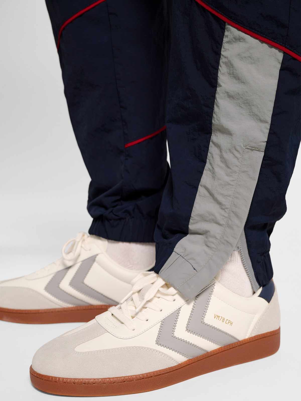 hmlWORLD 26 TRACK PANTS