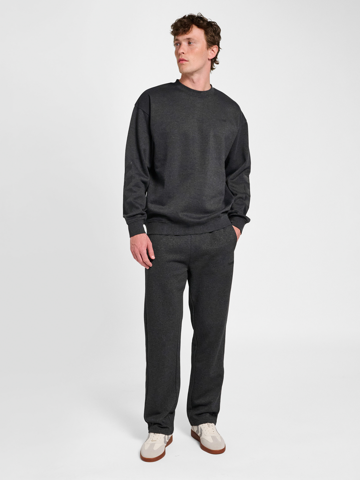 hmlSW CHEVRON ATHLETIC SWEAT PANTS