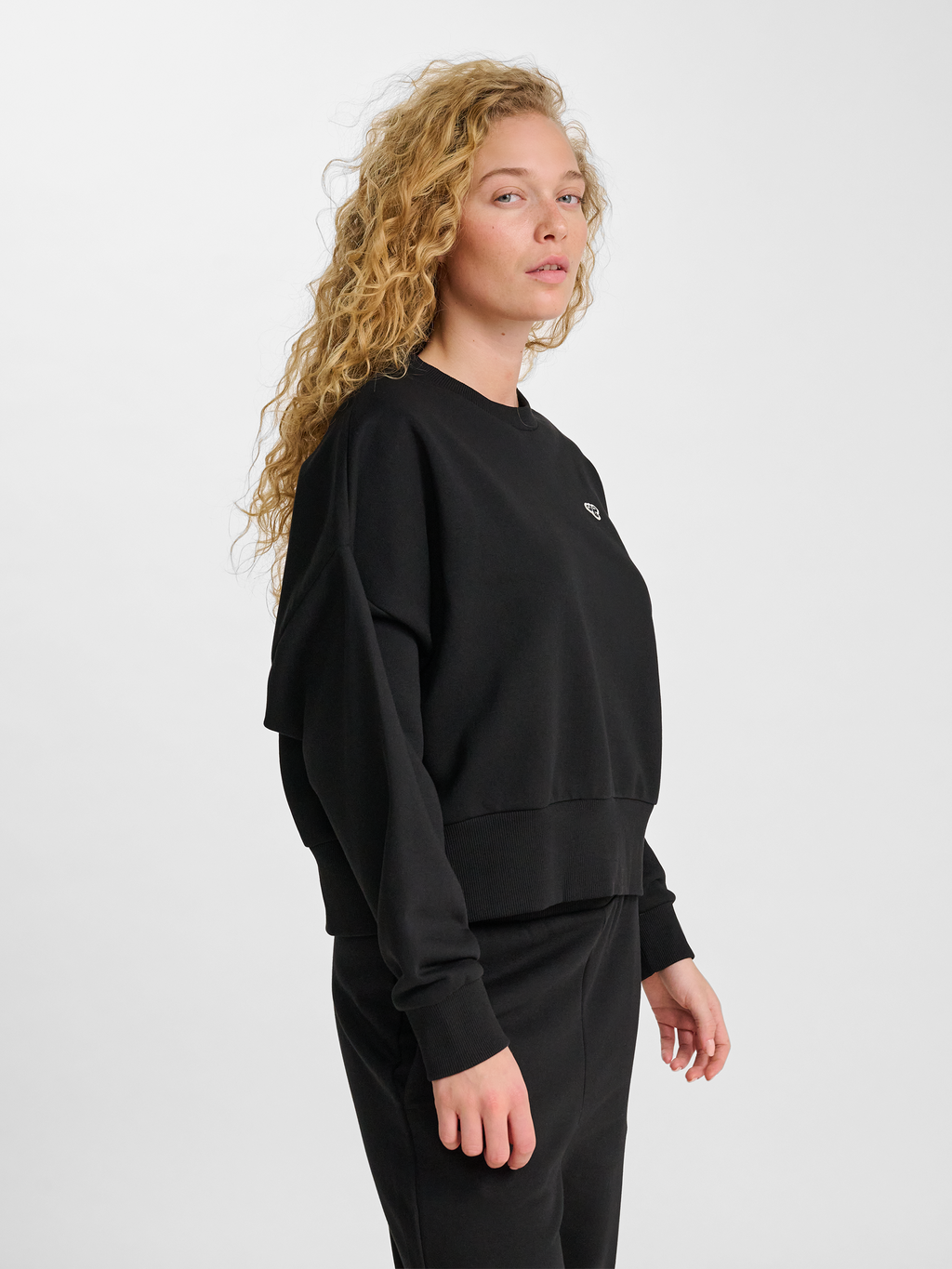 hmlBOXY W CREWNECK BEE