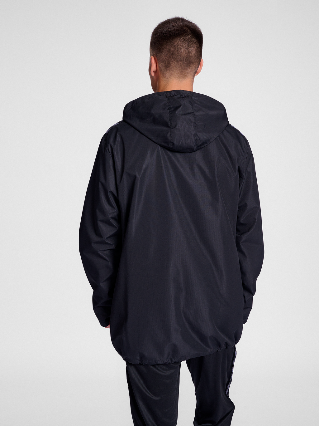 hmlESSENTIAL AW JACKET