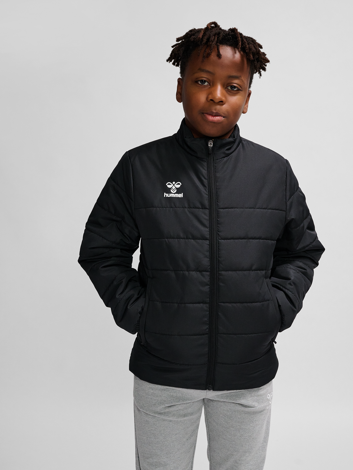 hmlESSENTIAL SHORT BENCH JKT KIDS