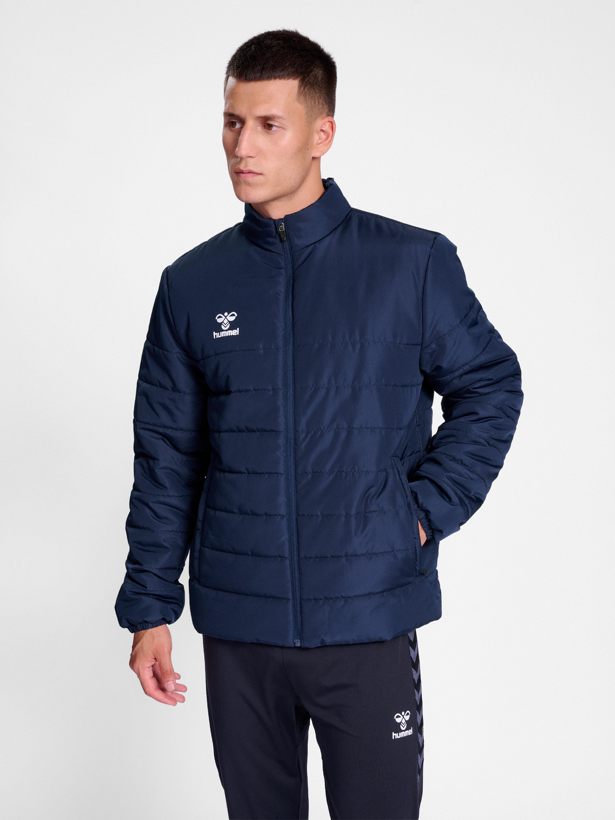 hmlESSENTIAL SHORT BENCH JKT