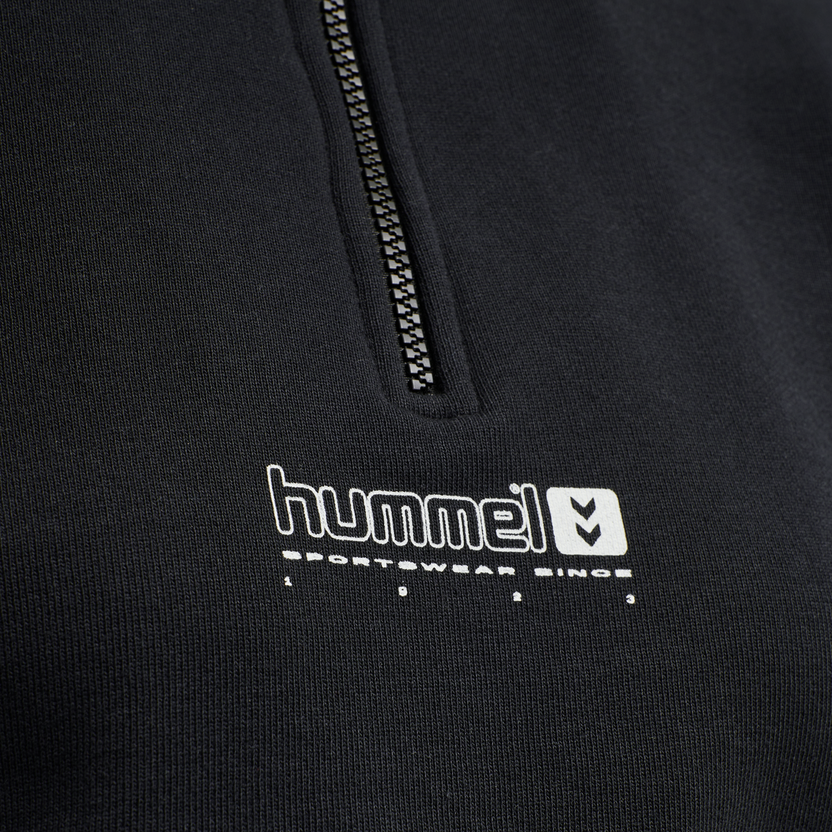 hmlLGC NIKKA CROPPED HALFZIP