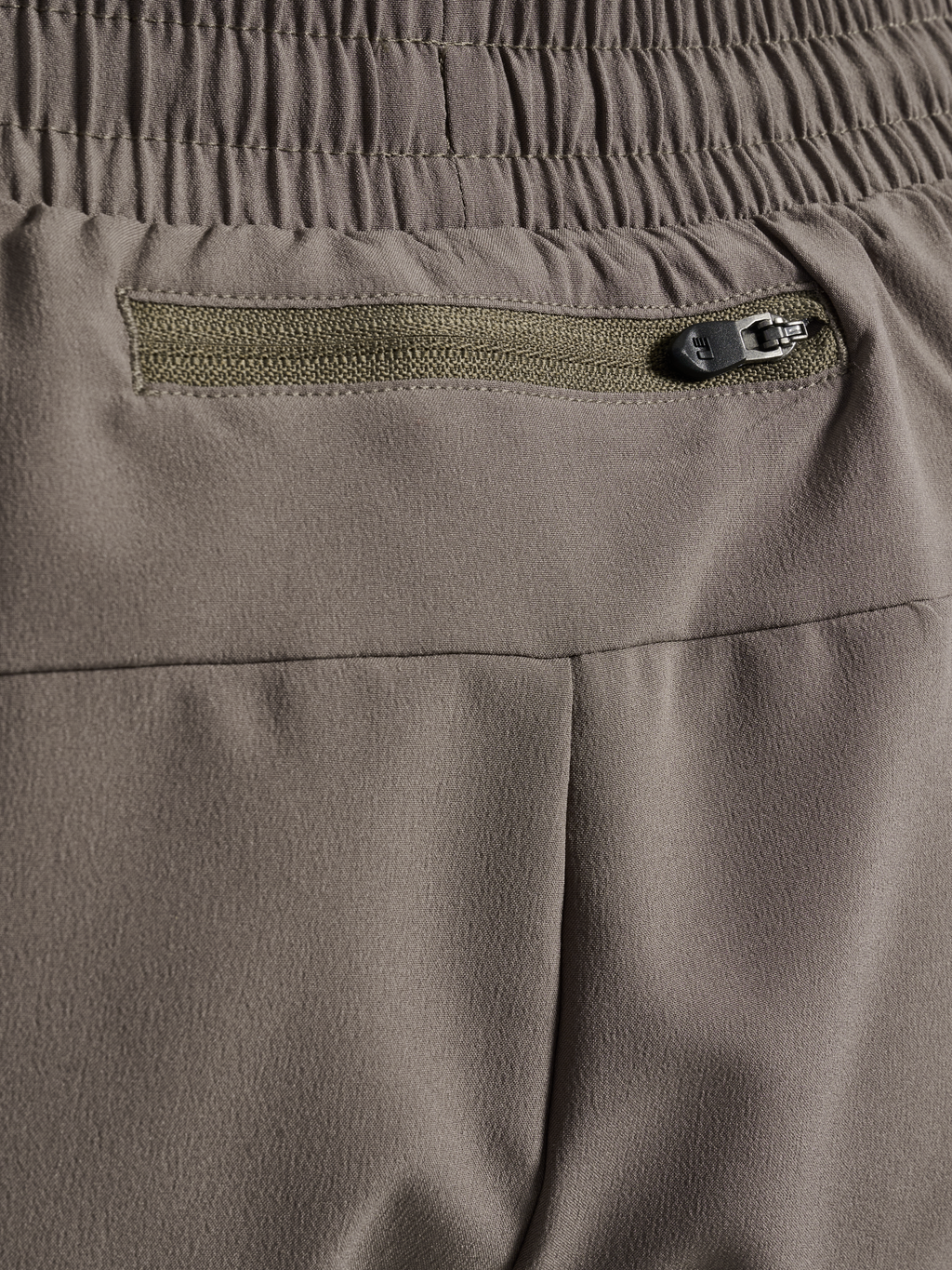 nwlMAX ZIP POCKET SHORTS