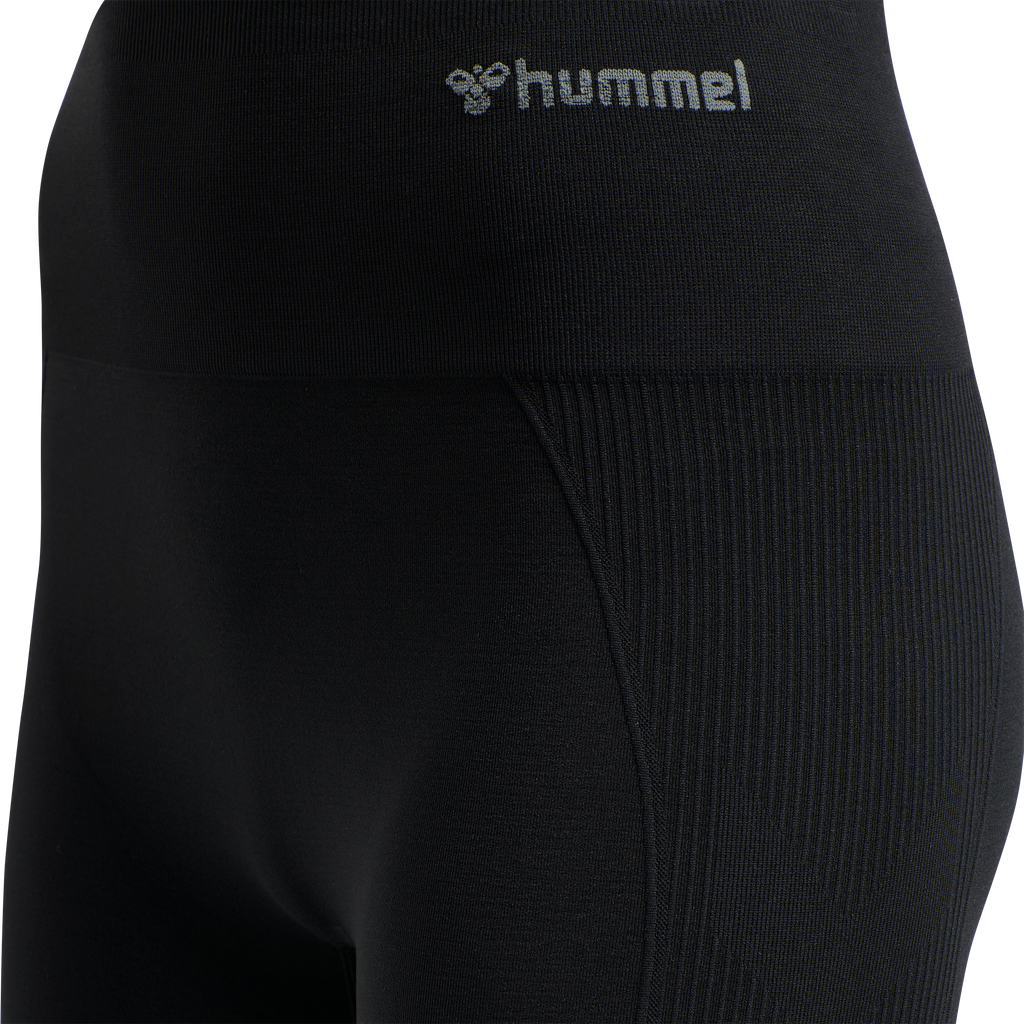 hmlTIF SEAMLESS SHORTS