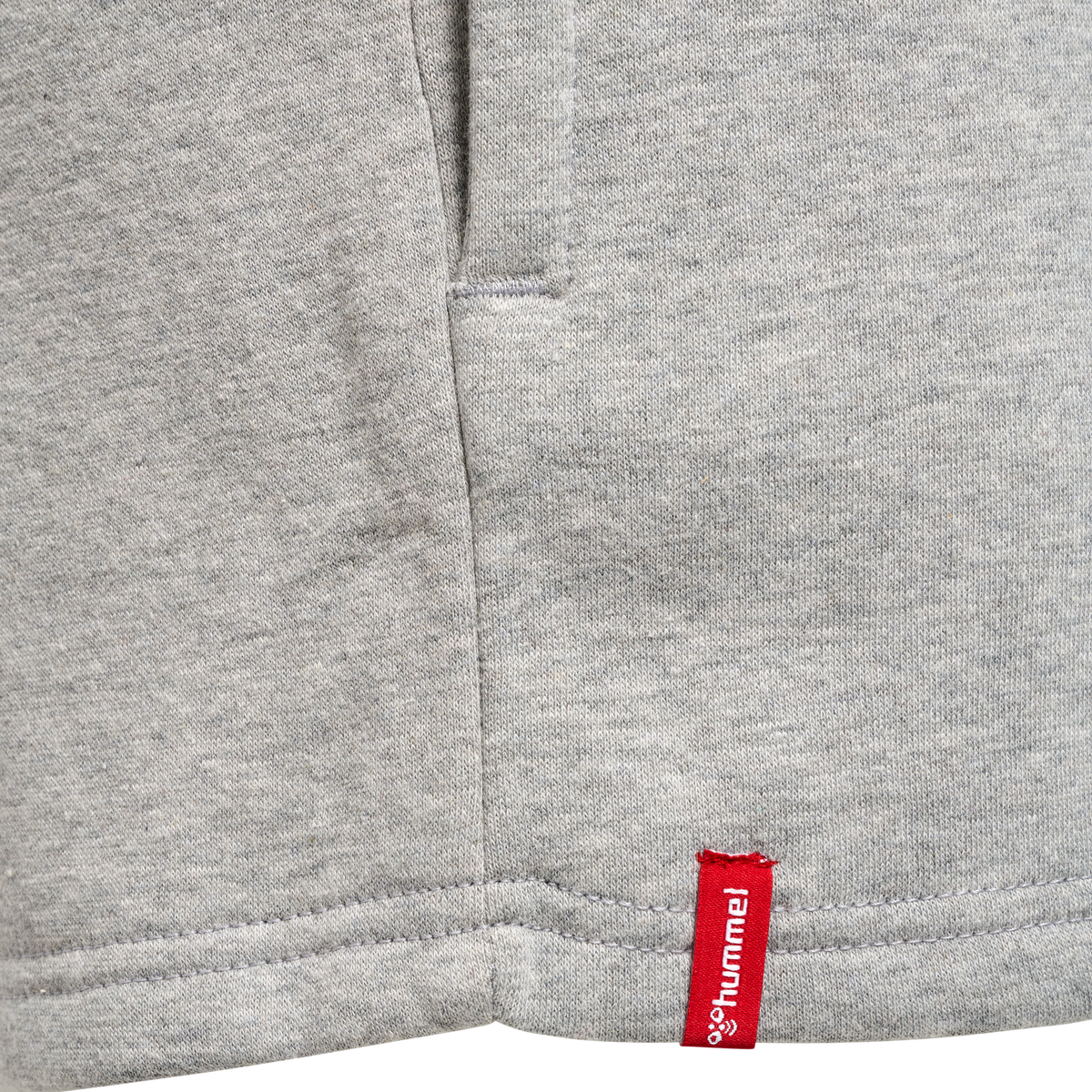 hmlRED BASIC SWEAT SHORTS WOMAN