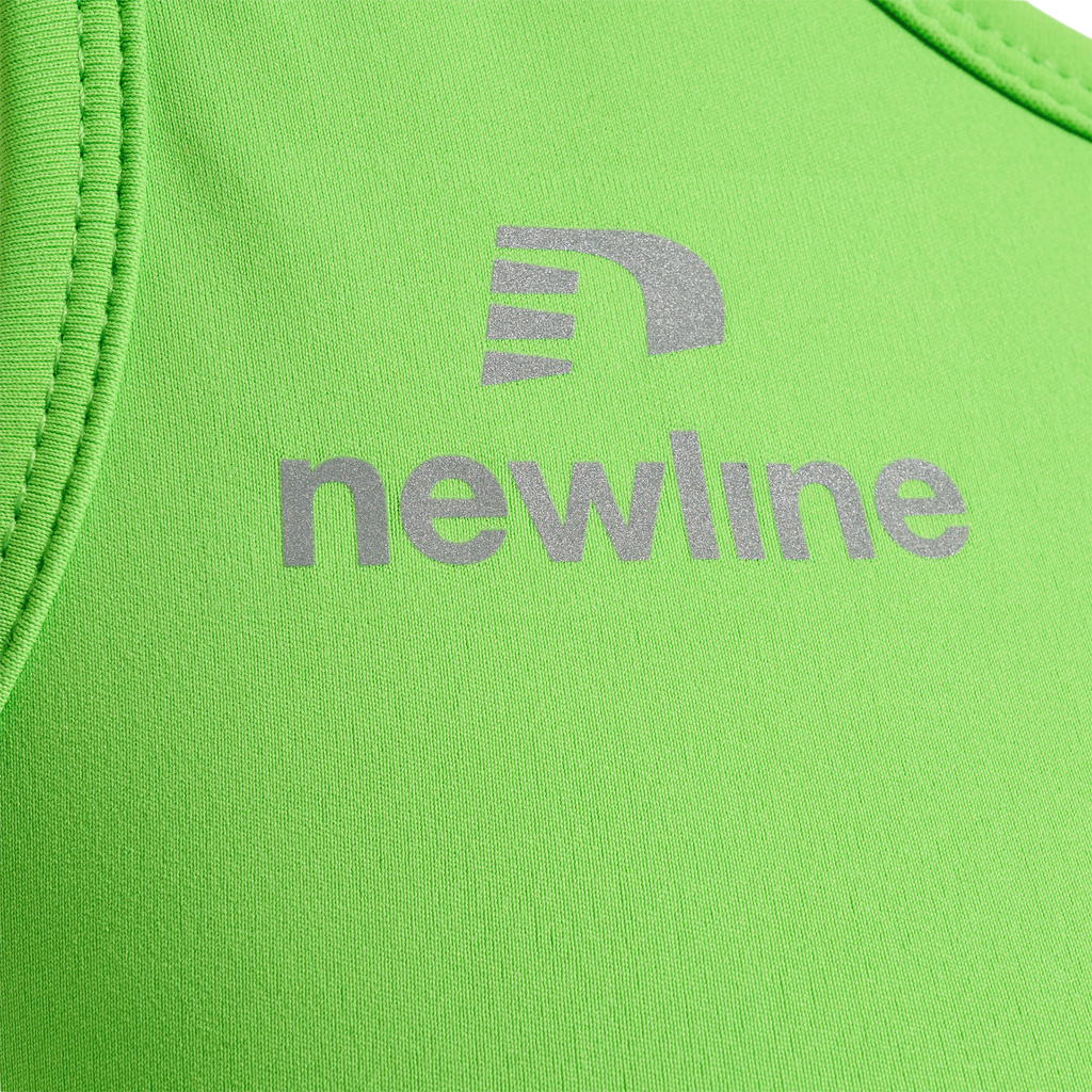 WOMEN'S ATHLETIC TOP