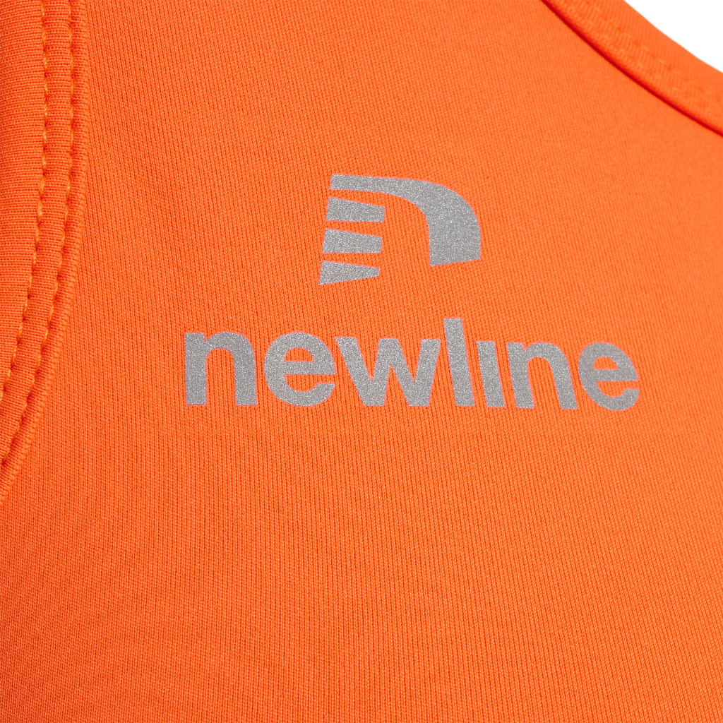 WOMEN'S ATHLETIC TOP